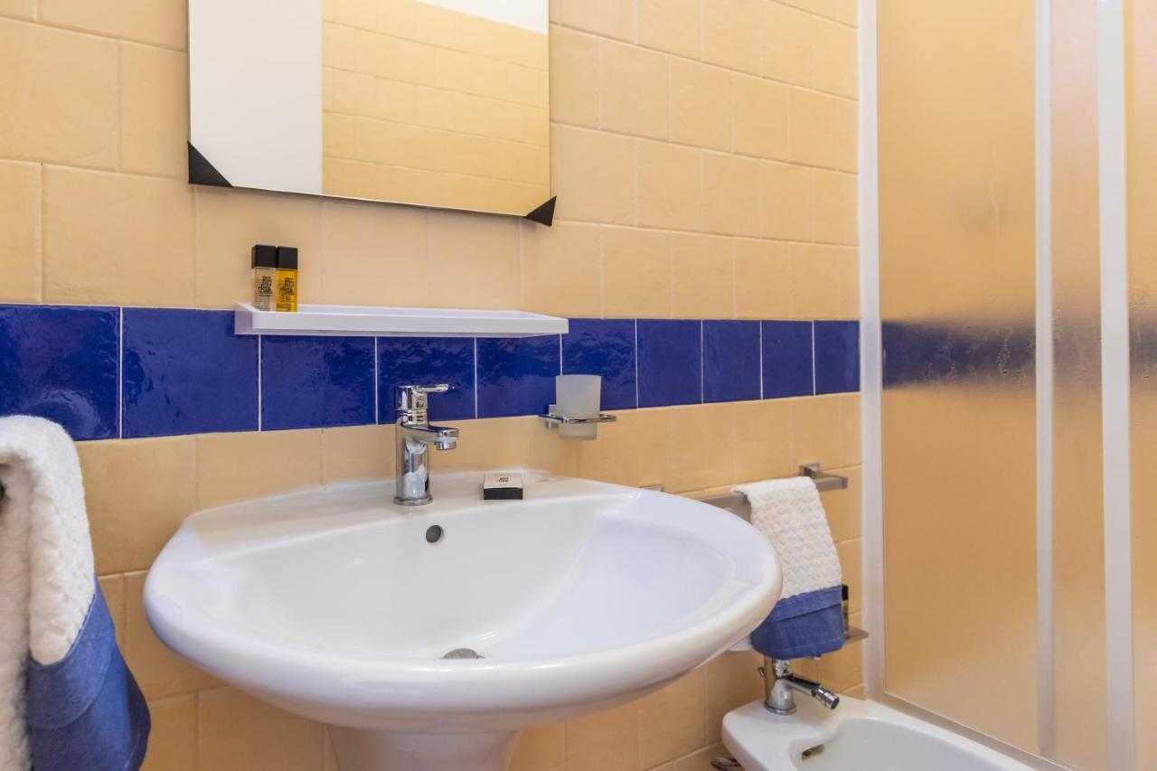 B&B Trianon Napoli Bagian luar foto