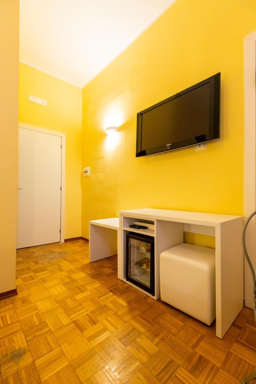B&B Trianon Napoli Bagian luar foto