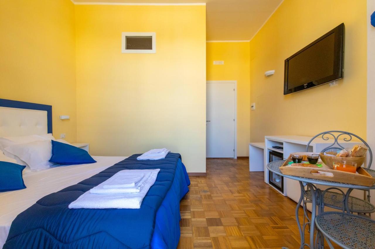 B&B Trianon Napoli Bagian luar foto